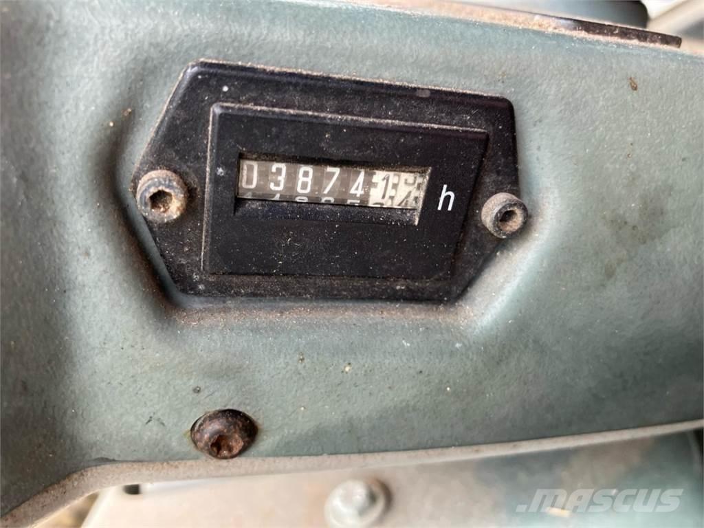 CAT 906 Utovarivači na točkove