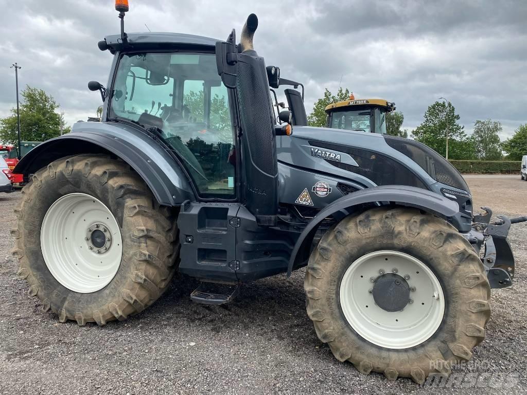 Valtra T 174EA Traktori