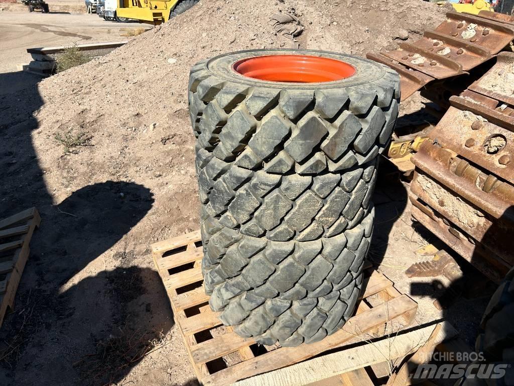 Bobcat 10x16.5 Tires Gume, točkovi i felne