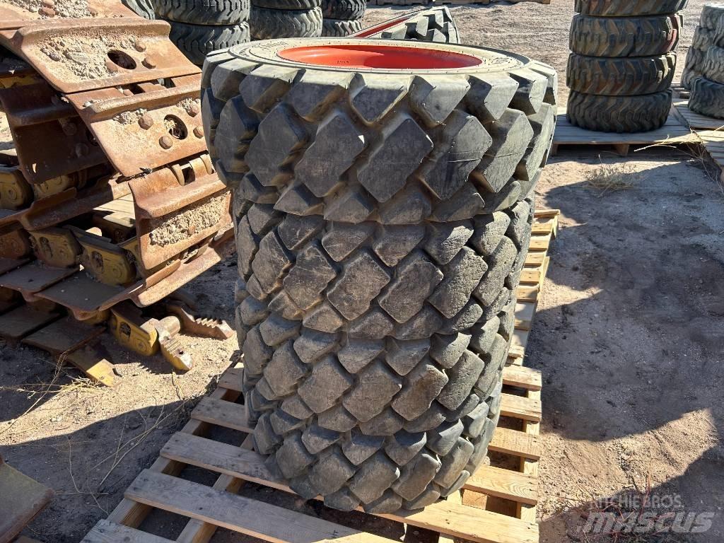 Bobcat 10x16.5 Tires Gume, točkovi i felne
