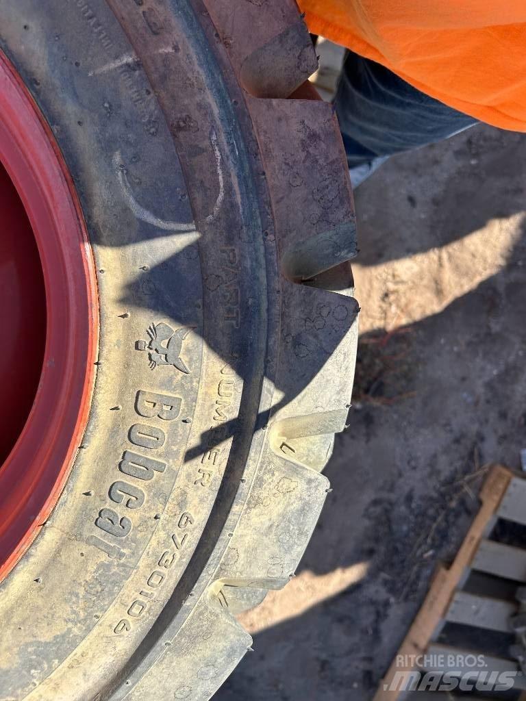 Bobcat 10x16.5 Tires Gume, točkovi i felne