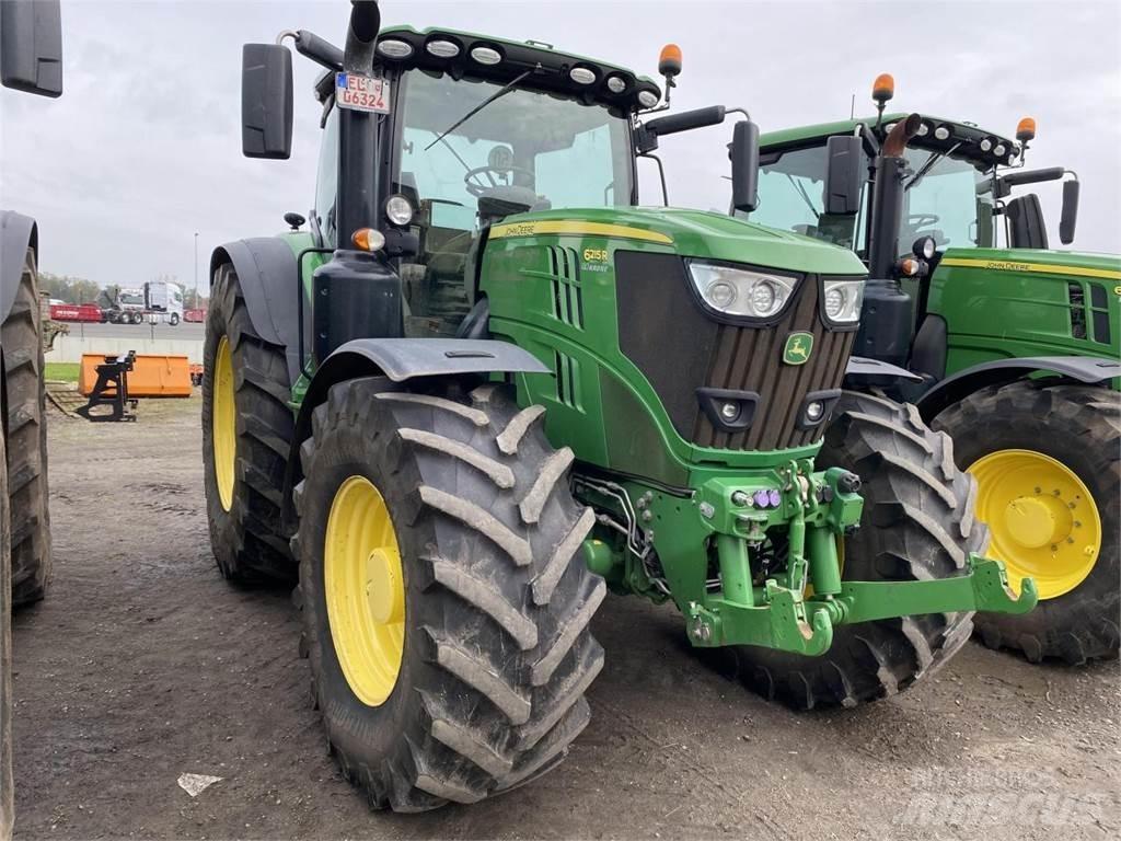 John Deere 6215R Traktori