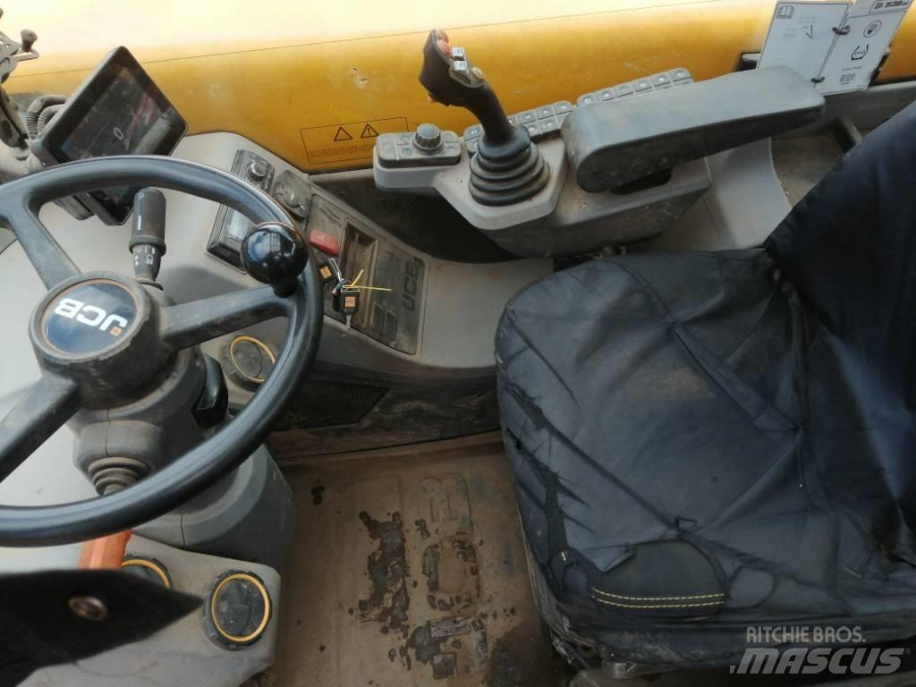 JCB 538-60 Poljoprivredni teleskopski utovarivači