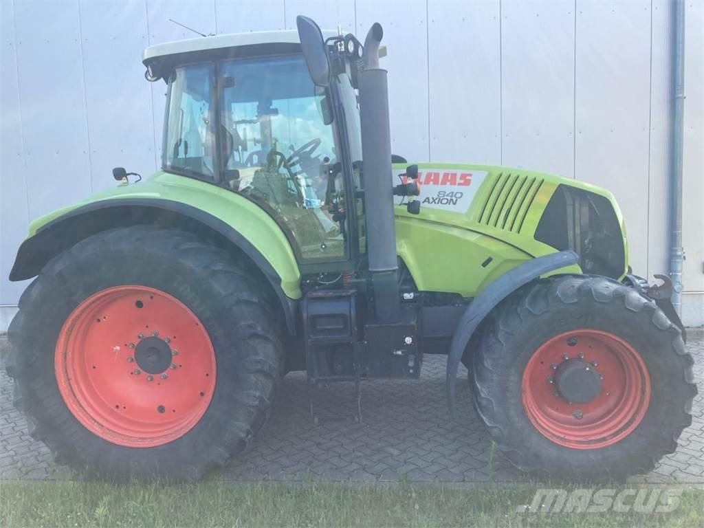 CLAAS AXION 840 Traktori