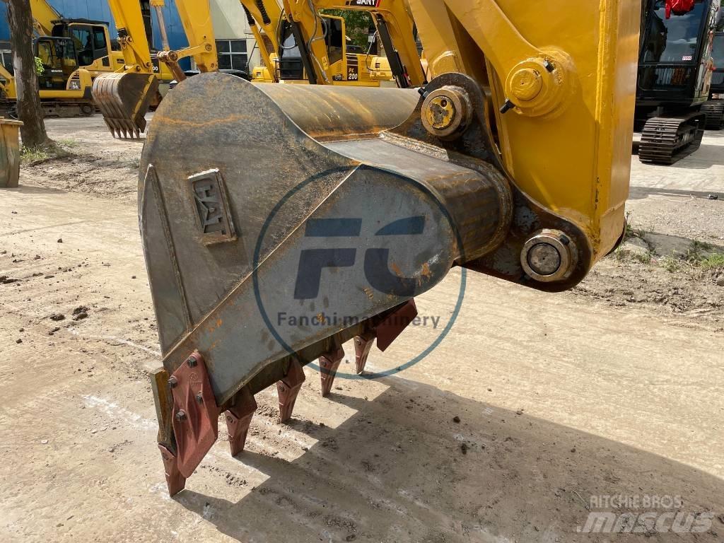 CAT 320 D 2 Midi bageri 7t – 12t