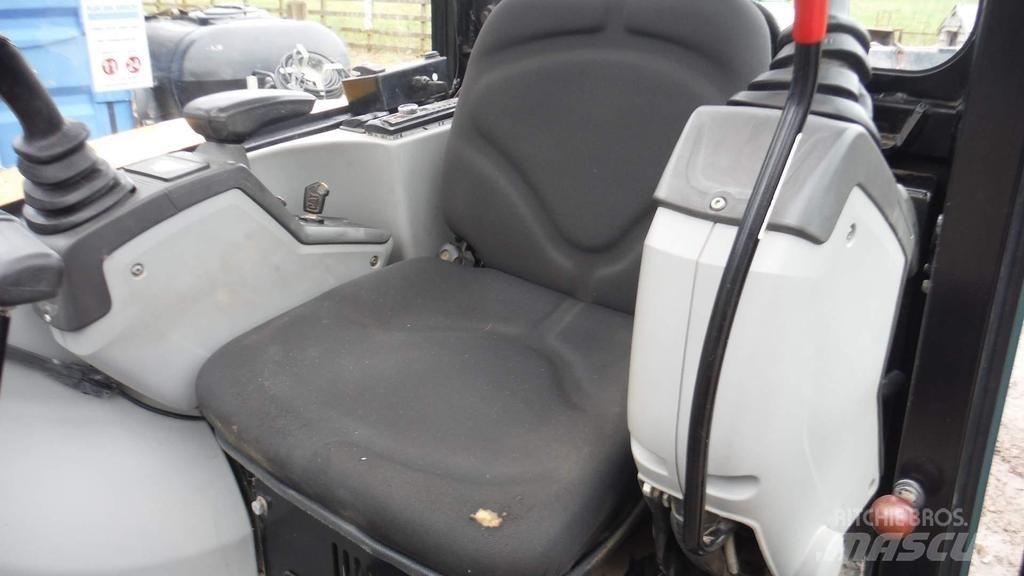 CAT 302.7 D CR Mini bageri < 7t