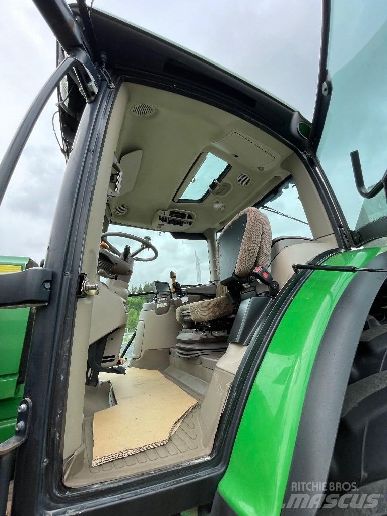 John Deere 6210 R Traktori