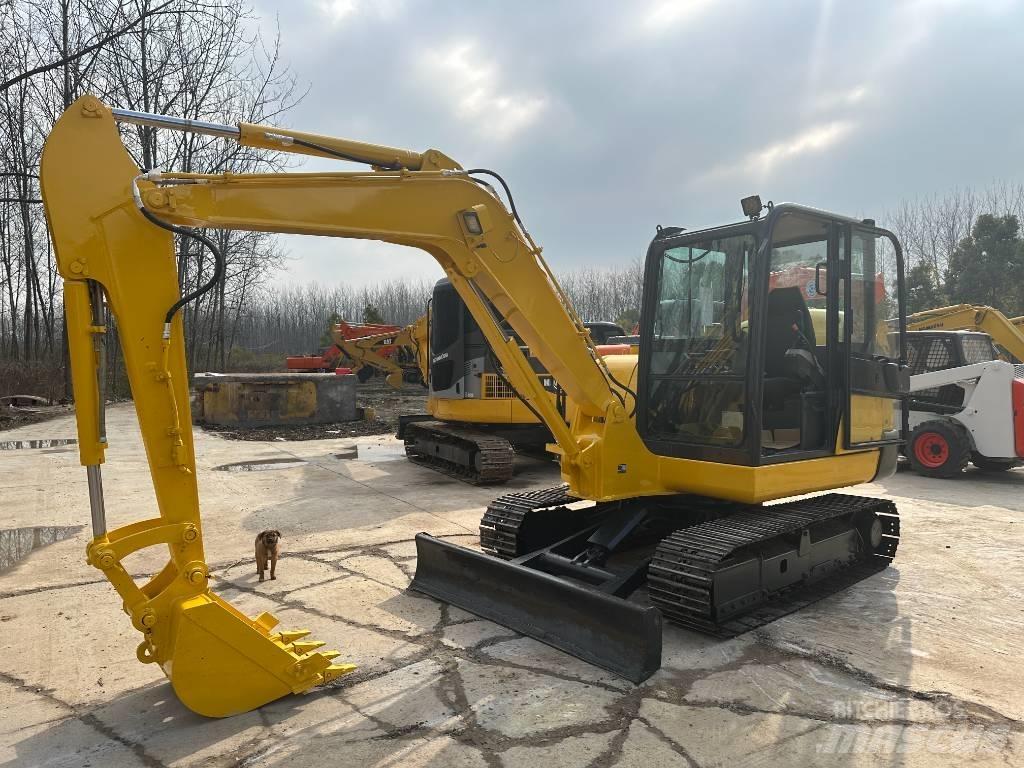Komatsu PC56 Bageri guseničari
