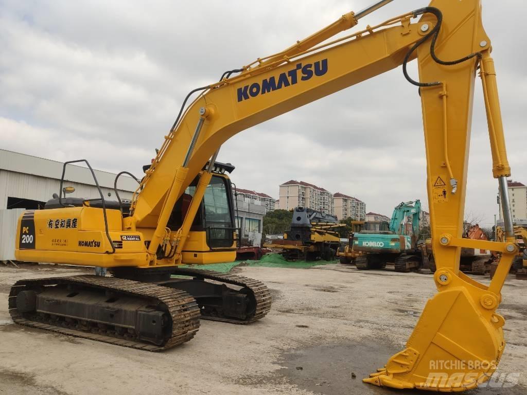 Komatsu PC 200-8 Midi bageri 7t – 12t