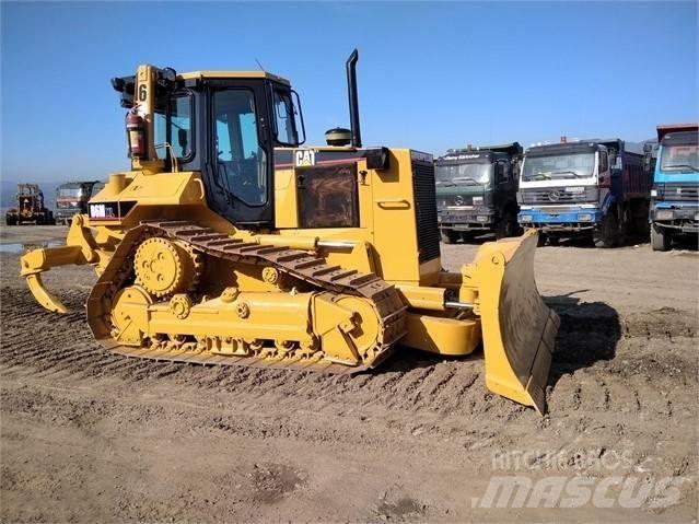 CAT D 6 M Buldožeri guseničari