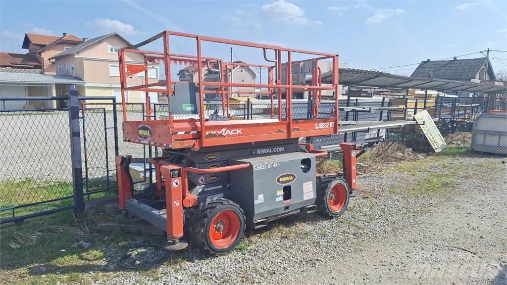 SkyJack SJ6832RTE Makazaste platforme