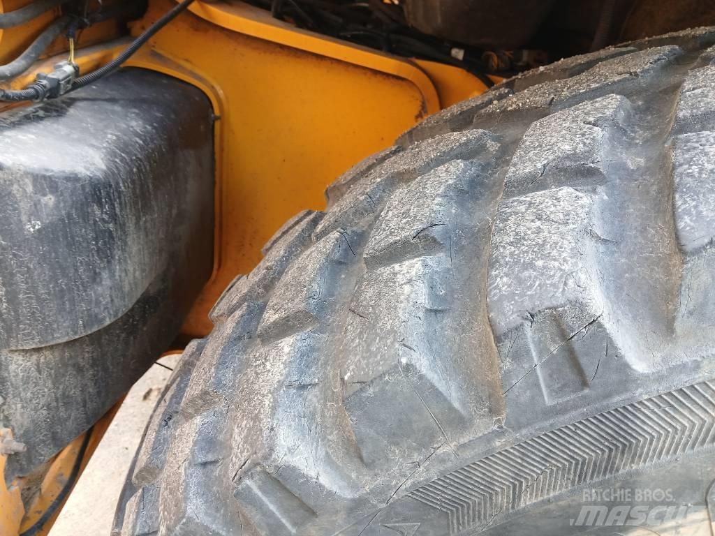 JCB 4cxProAEC Rovokopači