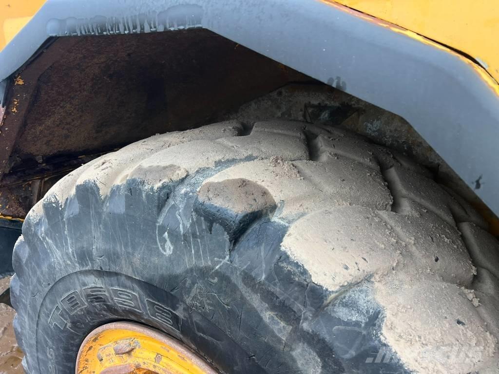 Volvo A 30 D Zglobni damperi