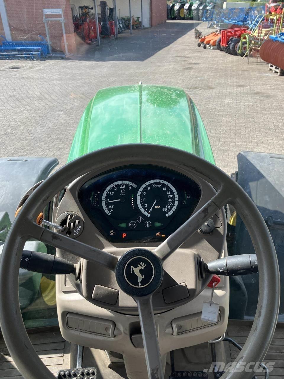 John Deere 6215R Traktori