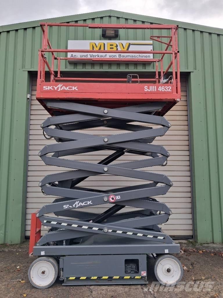 SkyJack SJ III 4632 Makazaste platforme