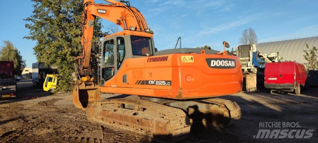 Doosan 225 LC Bageri guseničari