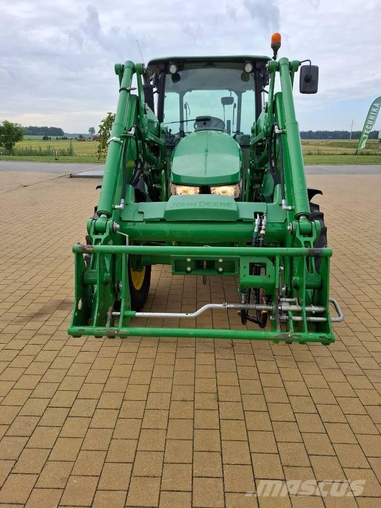 John Deere 5100M Traktori