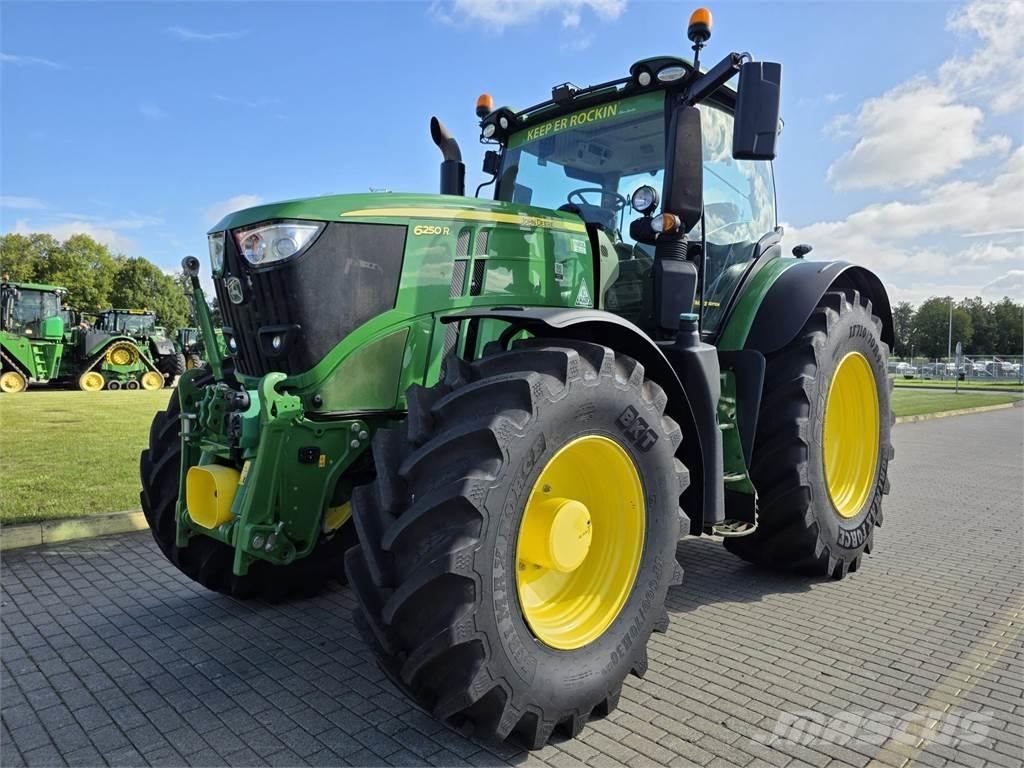 John Deere 6250R Traktori