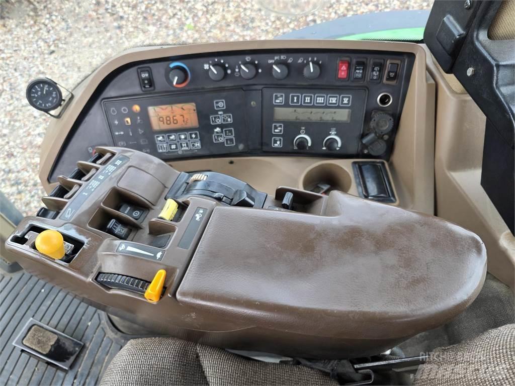 John Deere 8220 Traktori