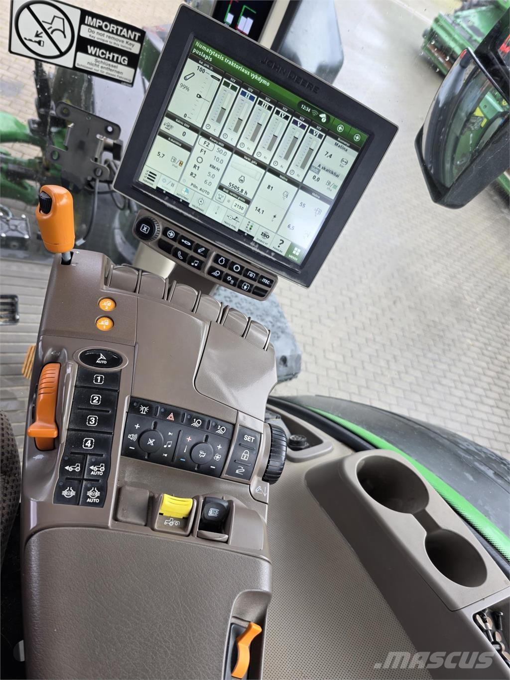 John Deere 8320R Traktori