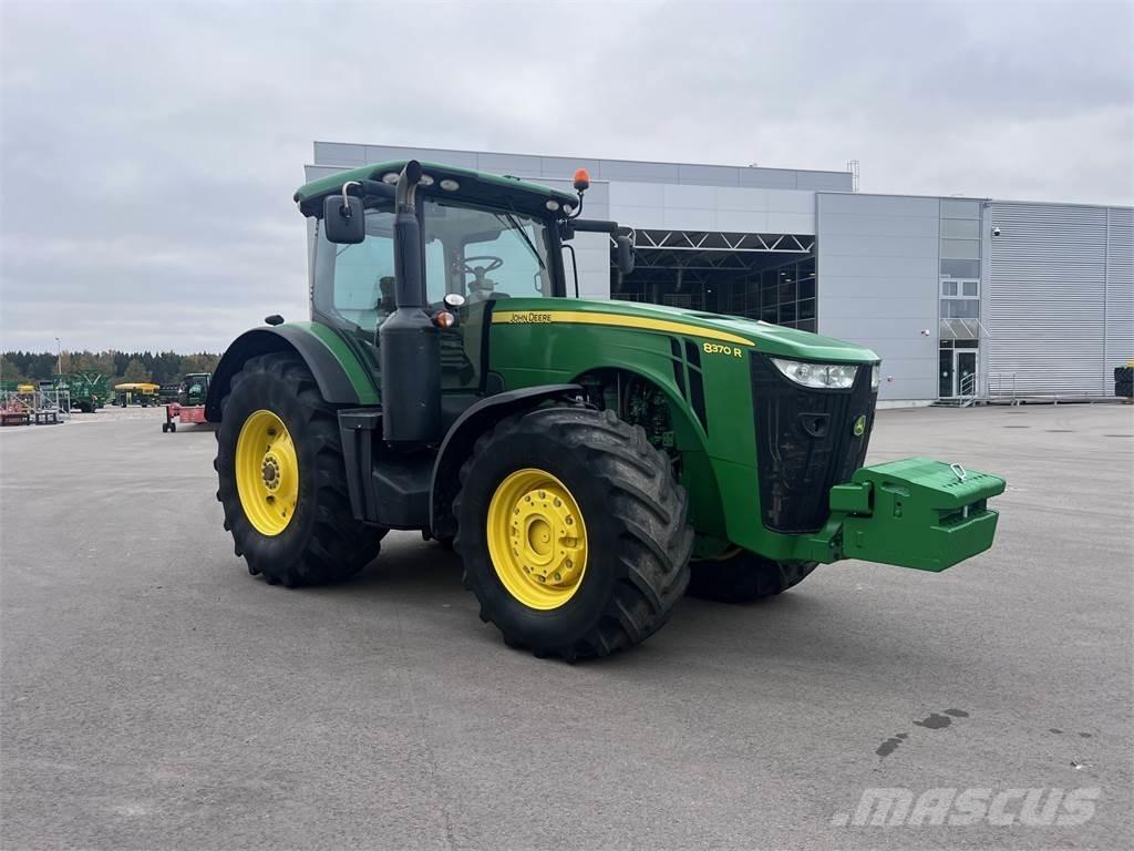 John Deere 8370R Traktori