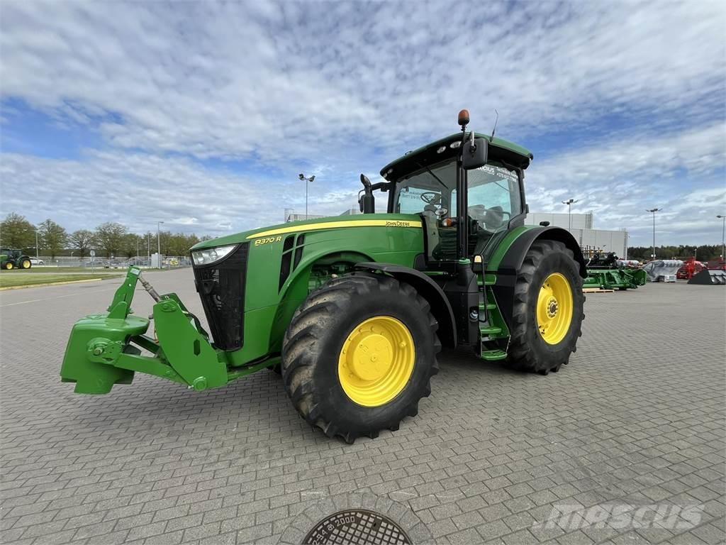 John Deere 8370R Traktori