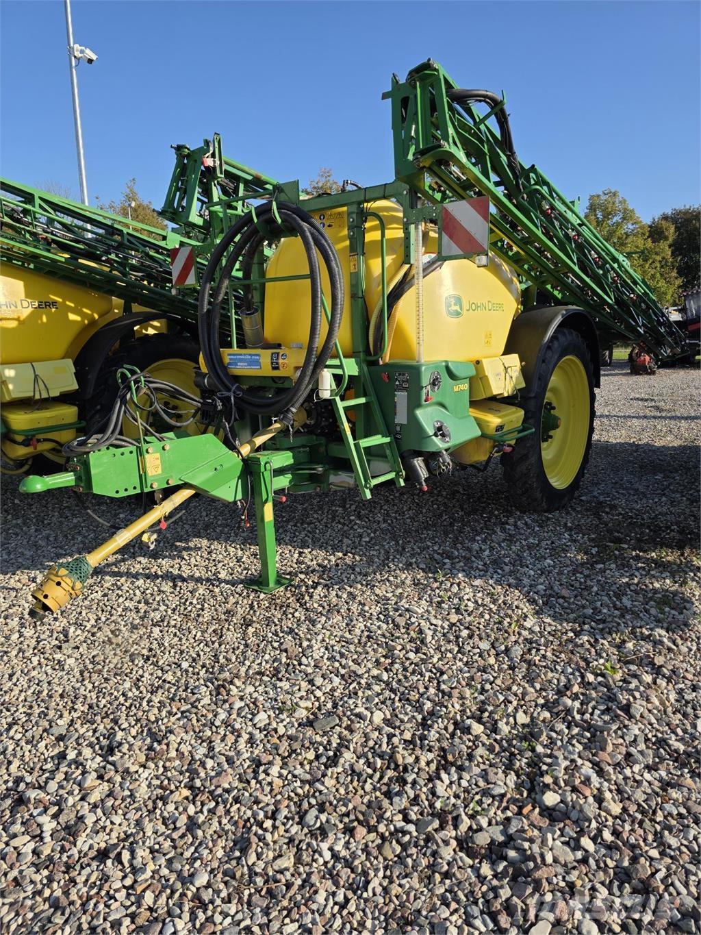 John Deere M740 Vučene prskalice