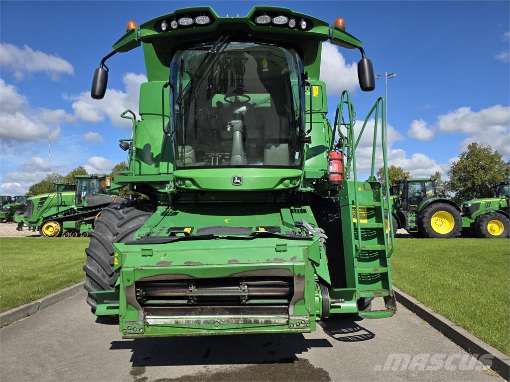 John Deere T670 Kombajni