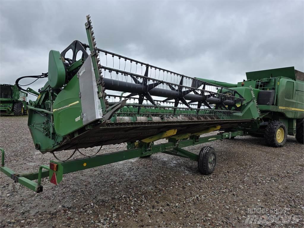 John Deere T670 Kombajni