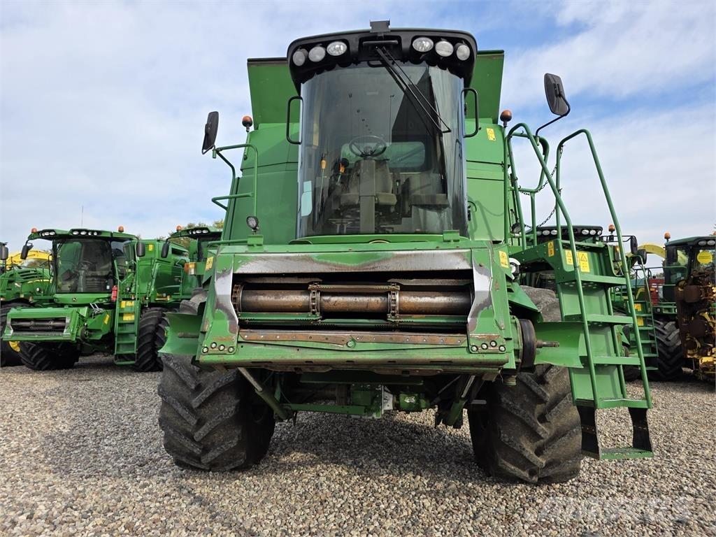 John Deere T670 Kombajni