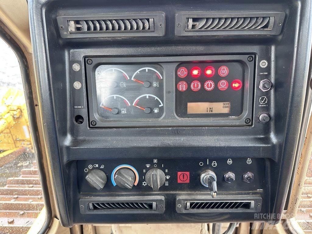 CAT D6M XL Buldožeri guseničari