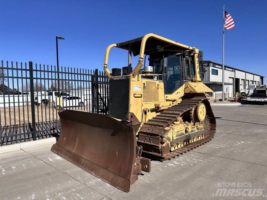 CAT D6M XL Buldožeri guseničari