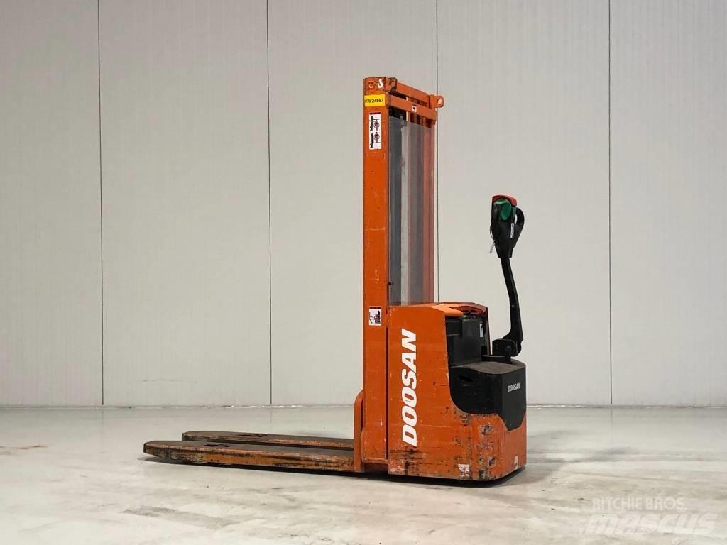 Doosan LEDS12.5C Ručni električni viljuškar