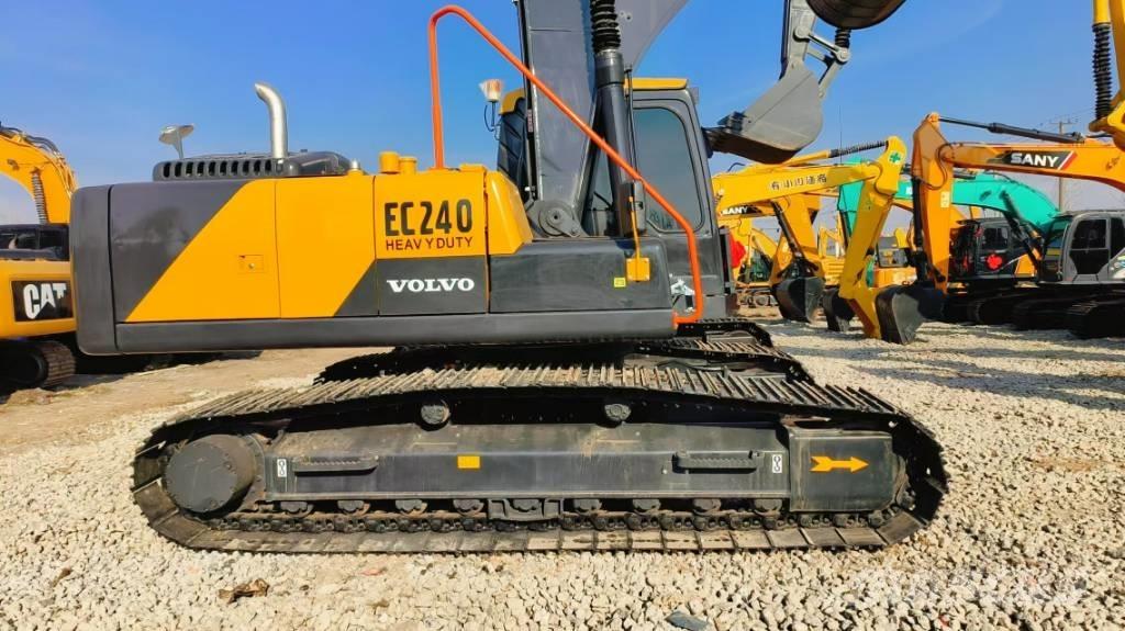 Volvo EC 240 Bageri guseničari
