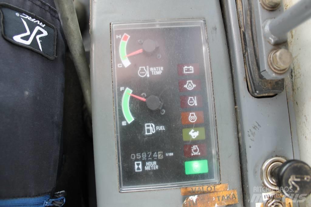 Takeuchi TB180FR Midi bageri 7t – 12t