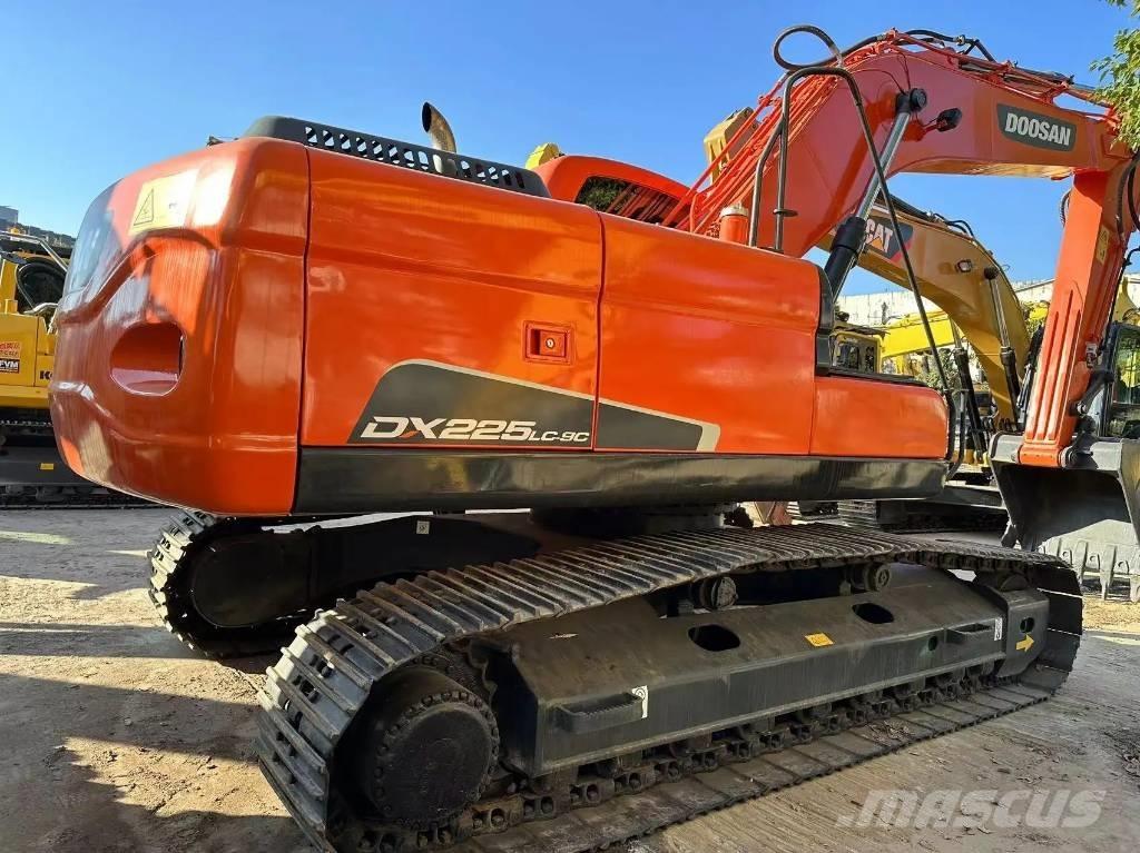 Doosan DX 225 LC Mini bageri < 7t