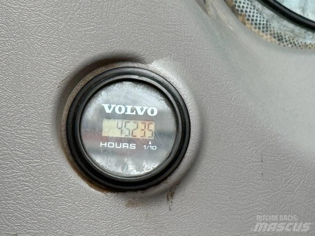 Volvo EC 380 EL Bageri guseničari