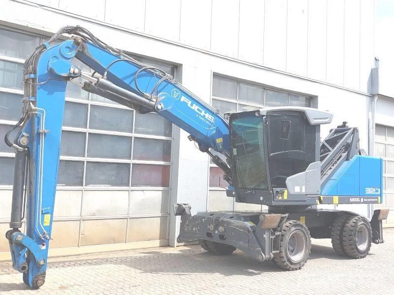 Fuchs MHL 320 F Bageri za prenos primarnih/sekundarnih sirovina