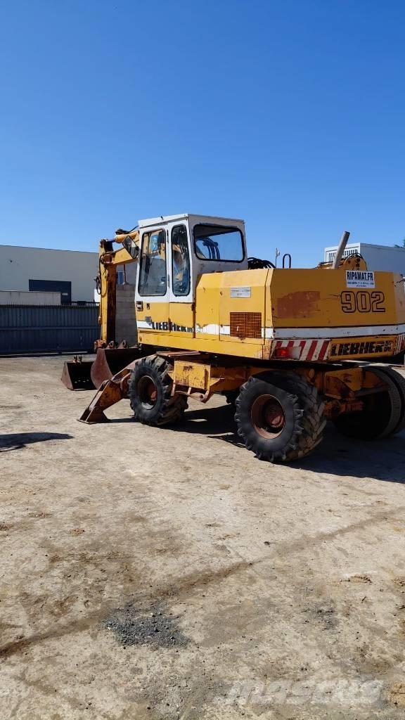 Liebherr A 902 Bageri točkaši