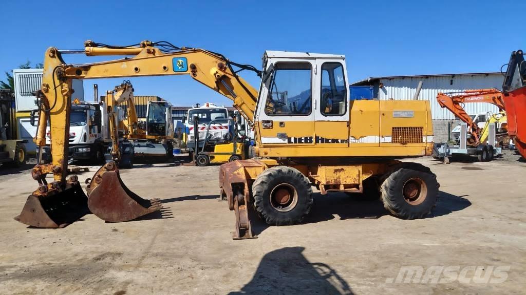 Liebherr A 902 Bageri točkaši