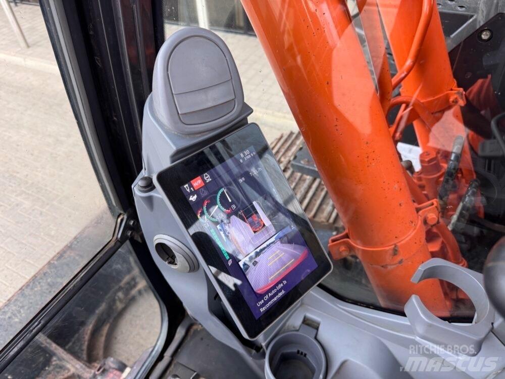 Hitachi ZX135USBL-7 Bageri guseničari