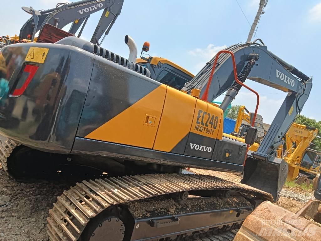 Volvo EC 240 Bageri guseničari