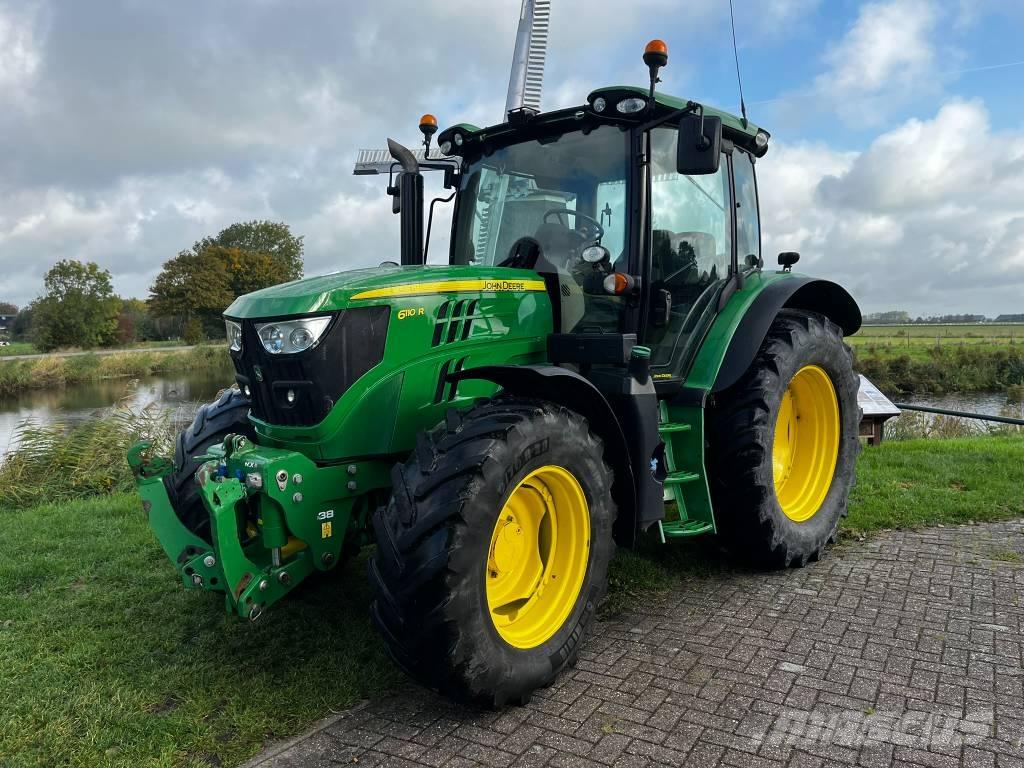 John Deere 6110 R Traktori