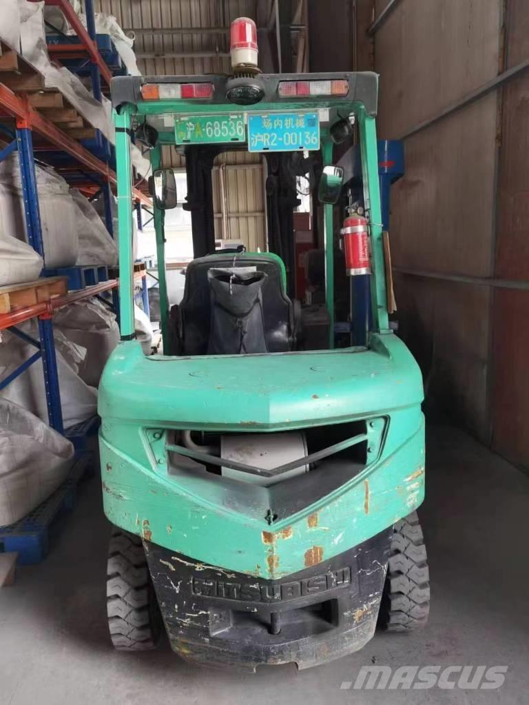 Mitsubishi FD 25 Dizelski viljuškari