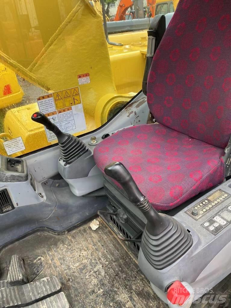 Komatsu 220 Bageri guseničari
