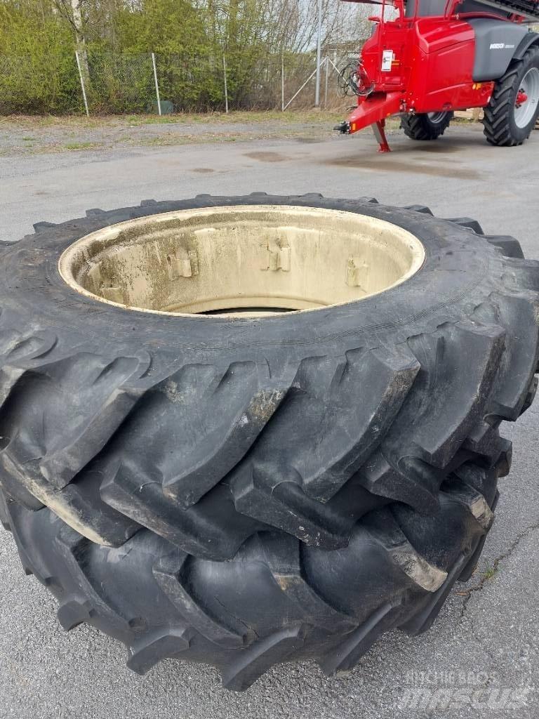  Paripyörät 16.9R38 Gume, točkovi i felne