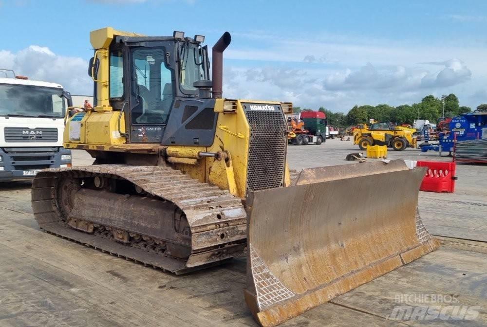 Komatsu D 61 PX-15 Buldožeri guseničari