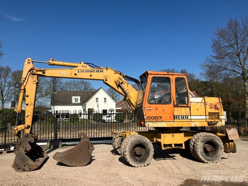 Liebherr A 900 B Bageri točkaši