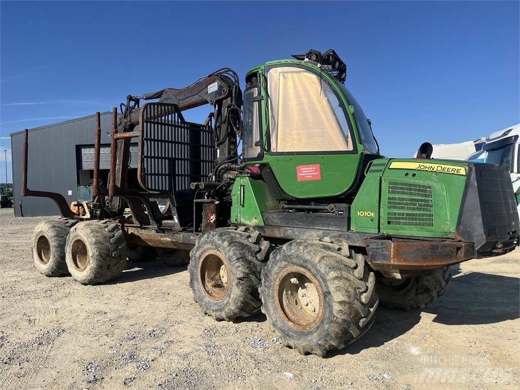 John Deere 1010E Harversteri