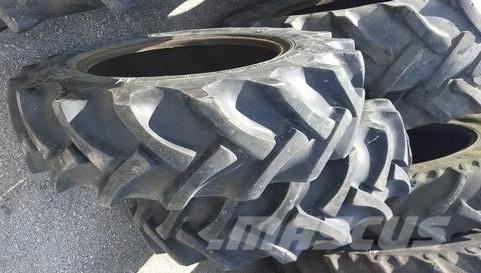 Pneus 9.5-20 Gume, točkovi i felne